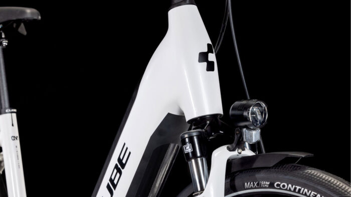 Cube Supreme Hybrid Comfort ONE 500 metallicwhite´n´black – Bild 3